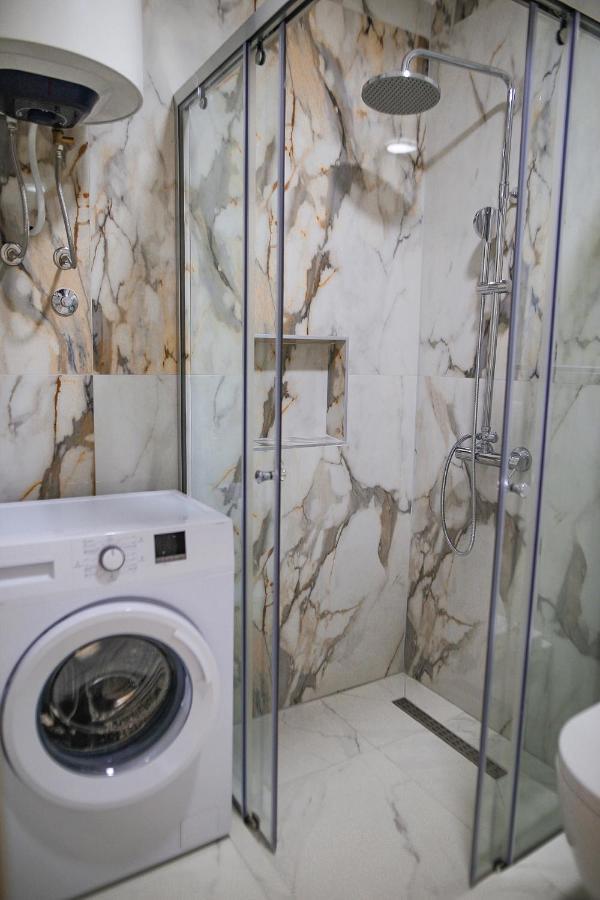 Allure Apartment *