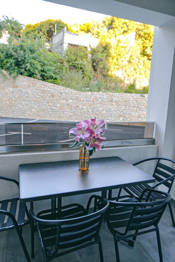 Allure Apartment *